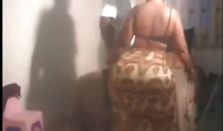 叔母は彼女の妹の姪を性交するために柔軟に与えました 女 用 の エロ 動画