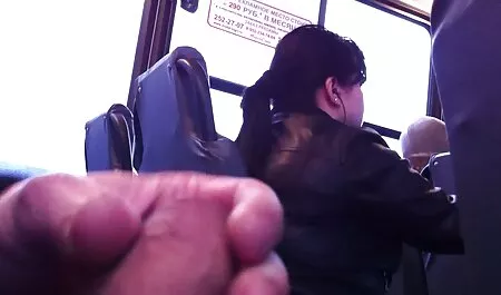 彼は椅子の上に彼の妻を置き、家の中で、お尻で性交することに決めました えろ 動画 女性 用
