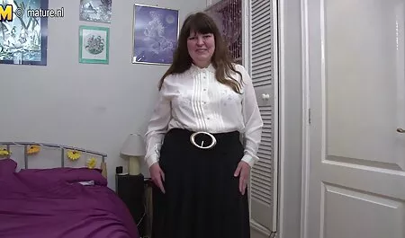 家で素早く素早く見ているために庭で鶏を満たしています 女性 専用 エッチ 動画