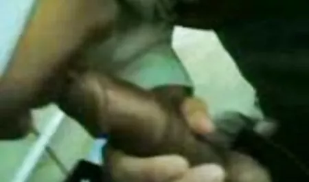 ぽっちゃり女性にカメラ洗浄彼女の体とタオルでシャワ 女性 向け エッチ 動画