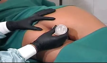 男性ノート女の子は彼女のパルスを測定 女性 の 為 の エロ ビデオ