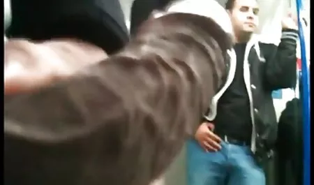 彼女は男に会い、すぐに自分自身をアヒルに同意した 女の子 向け エロ 動画 無料