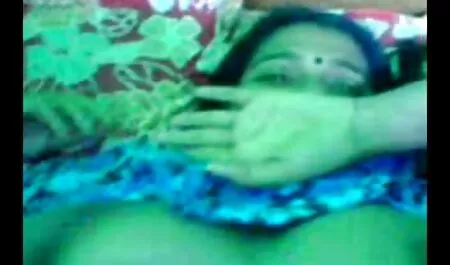 最初の肛門のお尻とコック えろ 動画 女性 用