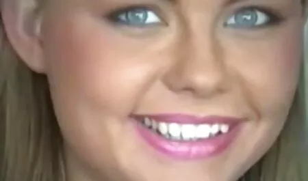 彼女を呼んだ女性は乱交を止め、恋人は彼女の口の中で終わった 女性 専用 セクシー 動画
