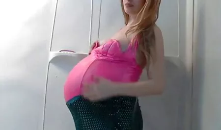彼の妻は彼女の舌を上げ、手足の一つにそれを植えました 素人 動画 シュガール