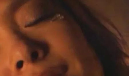 詩人は結婚した金髪に直面して二つの手足を持っています 女性 向け 痴漢 動画