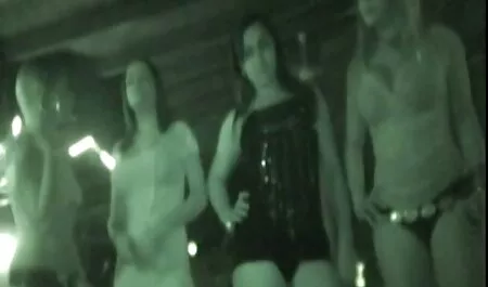 ブロンドは彼女の猫と口で行くために彼女の父に尋ねた エロ 動画 女性 むけ