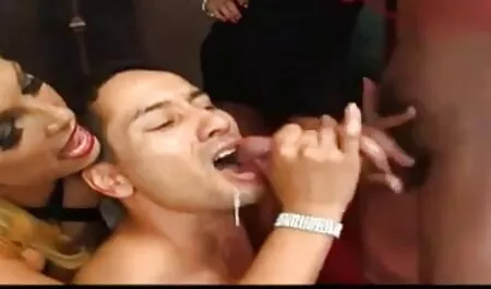台所のテーブルの上に彼の妻を曲げることは大きなコックの肛門を性交したい イケメン エロ 動画 無料