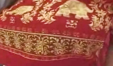 Sraponessa近くのクリスマスツリー扁桃腺彼女の肛門 女性 向け 無料 動画 アダルト